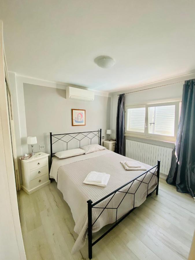 Lhv Garda Lake - Private Pool And Spa Bardolino Bagian luar foto
