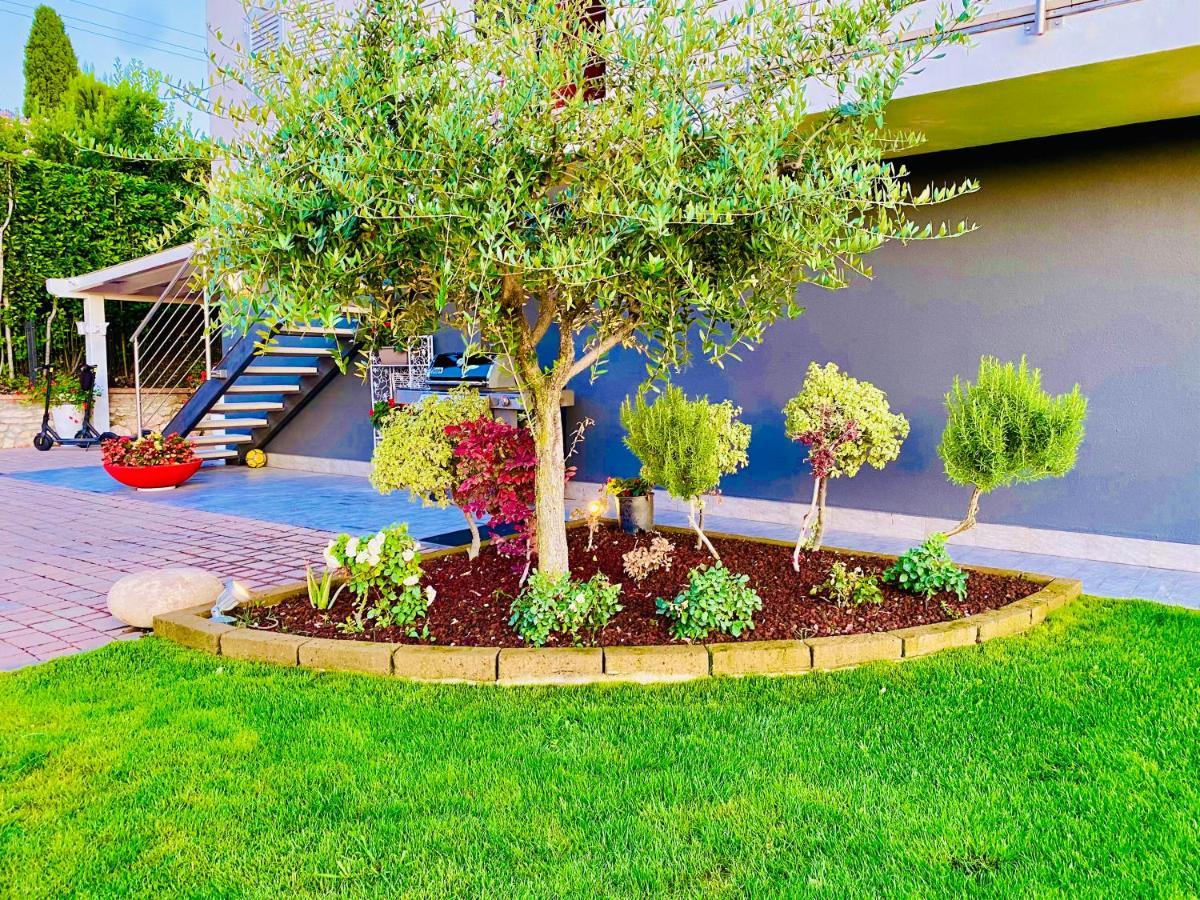 Lhv Garda Lake - Private Pool And Spa Bardolino Bagian luar foto
